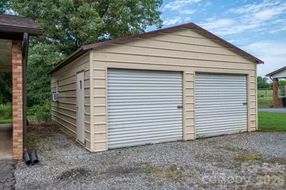 1369 Chancellor Drive, Claremont, NC 28610 - Photo 25