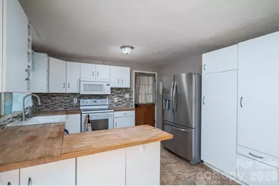 1369 Chancellor Drive, Claremont, NC 28610 - Photo 7