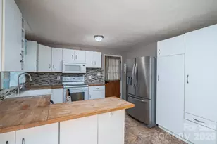 1369 Chancellor Dr, Claremont, NC 28610 - Photo 7