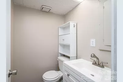 1369 Chancellor Drive, Claremont, NC 28610 - Photo 21