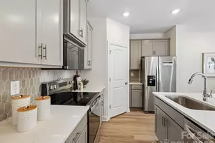 4238 Murk Ln, Charlotte, NC 28213 - Photo 3
