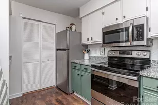 1052 Churchill Downs Ct, Charlotte, NC 28211 - Photo 5