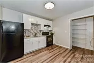 312 Hoskins Mill Ln, Charlotte, NC 28208 - Photo 5