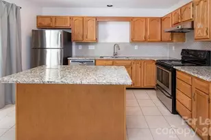 3134 Summercroft Ln, Charlotte, NC 28269 - Photo 5