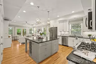 2230 Lockhart Dr, Charlotte, NC 28203 - Photo 5