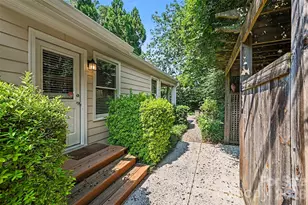 2230 Lockhart Dr, Charlotte, NC 28203 - Photo 33