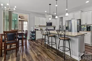 7513 Meridale Forest Dr, Charlotte, NC 28269 - Photo 9