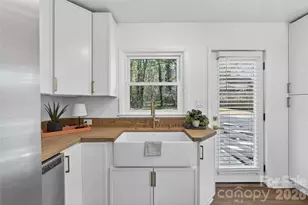 5412 Milhaven Ln, Charlotte, NC 28269 - Photo 9