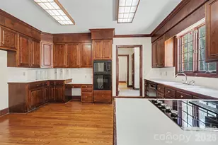 7708 Red Oak Ln, Charlotte, NC 28226 - Photo 9