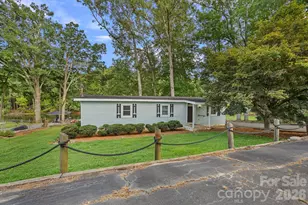 218 Lineberger Dr, Mooresville, NC 28117 - Photo 1