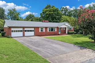 201 Woodlawn Dr, Morganton, NC 28655 - Photo 1
