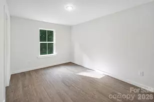 1050 5th St NE, Hickory, NC 28601 - Photo 15
