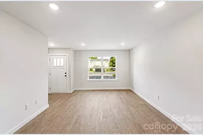 1050 5th Street NE, Hickory, NC 28601 - Photo 5