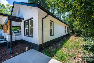 60 5th Street SE, Hickory, NC 28602 - Photo 3