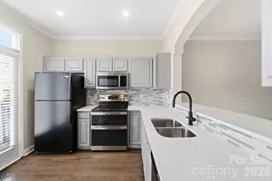 817 W 4th St, Charlotte, NC 28202 - Photo 5