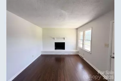 310 W Indiana Avenue, Bessemer City, NC 28016 - Photo 3