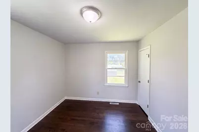 310 W Indiana Avenue, Bessemer City, NC 28016 - Photo 7