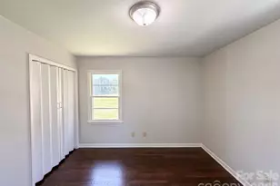 310 W Indiana Ave, Bessemer City, NC 28016 - Photo 9