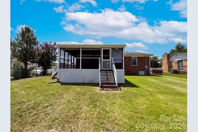 310 W Indiana Avenue, Bessemer City, NC 28016 - Photo 15