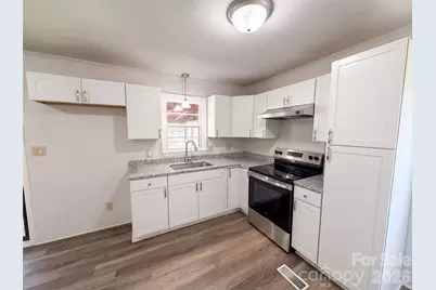310 W Indiana Avenue, Bessemer City, NC 28016 - Photo 13