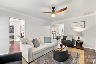 9209 Deer Spring Ln, Charlotte, NC 28210 - Photo 11