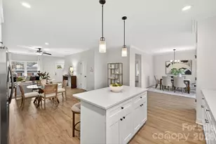 9000 Pinenoll Ln, Charlotte, NC 28215 - Photo 9
