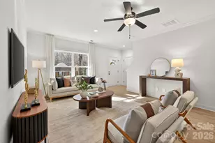 9000 Pinenoll Ln, Charlotte, NC 28215 - Photo 5