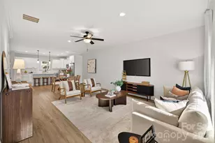 9000 Pinenoll Ln, Charlotte, NC 28215 - Photo 3
