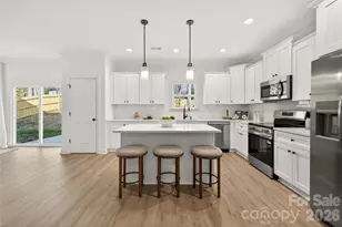 9000 Pinenoll Ln, Charlotte, NC 28215 - Photo 7