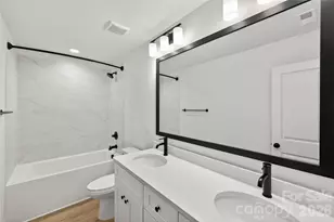 9000 Pinenoll Ln, Charlotte, NC 28215 - Photo 29