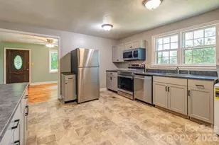 4 La Rue St, Asheville, NC 28806 - Photo 9