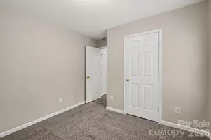 10035 Barrands Ln, Charlotte, NC 28278 - Photo 15