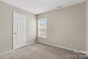 10035 Barrands Ln, Charlotte, NC 28278 - Photo 17
