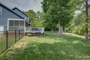 13736 Strathaven Dr, Matthews, NC 28105 - Photo 37