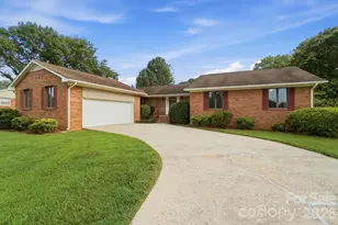 197 Park Rd, Mount Holly, NC 28120 - Photo 1