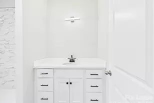 810/812 E Lincoln St, Lincolnton, NC 28092 - Photo 5