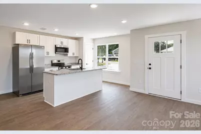 415-417 F Avenue SE, Hickory, NC 28602 - Photo 3