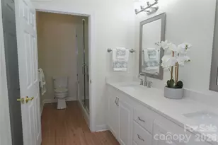 9920 Park Willow Dr, Charlotte, NC 28210 - Photo 17