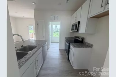 211 E 8th Avenue, Gastonia, NC 28054 - Photo 3