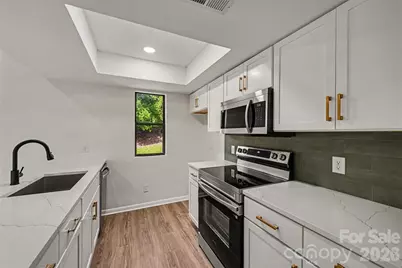 8027 Cedar Glen Drive, Charlotte, NC 28212 - Photo 5