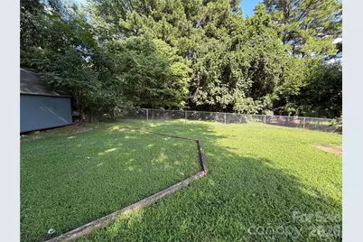 5124 Poplar Springs Drive, Charlotte, NC 28269 - Photo 9