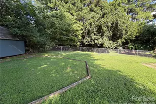 5124 Poplar Springs Dr, Charlotte, NC 28269 - Photo 9