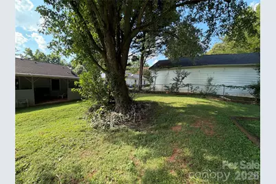 5124 Poplar Springs Drive, Charlotte, NC 28269 - Photo 7