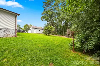 512 Garrou Avenue SE, Valdese, NC 28690 - Photo 37