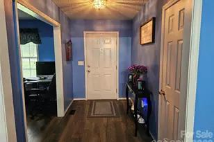 306 Gardner Point Dr, Stoney Point, NC 28678 - Photo 5