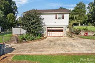2661 Tiffany St, Conover, NC 28613 - Photo 3