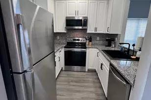 6431 Mallard View Ln, Charlotte, NC 28269 - Photo 7