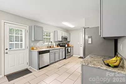 4732 Grasset Avenue, Charlotte, NC 28269 - Photo 7