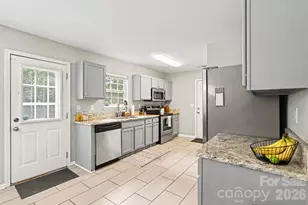 4732 Grasset Ave, Charlotte, NC 28269 - Photo 7