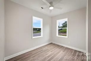 100 Gardner St, Hickory, NC 28601 - Photo 17